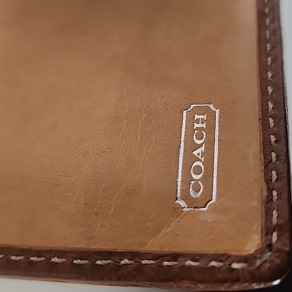 Vintage Coach Soho Wallet - Picture 13 of 16